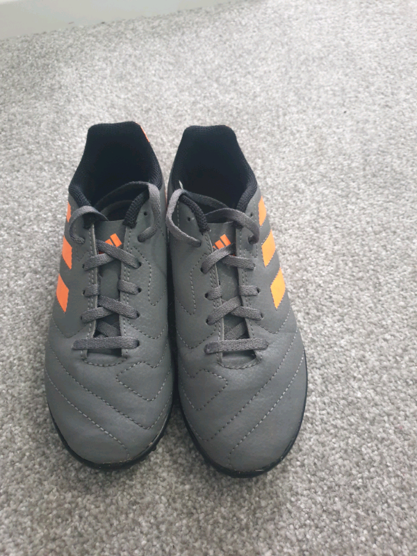 astro turf boots size 1